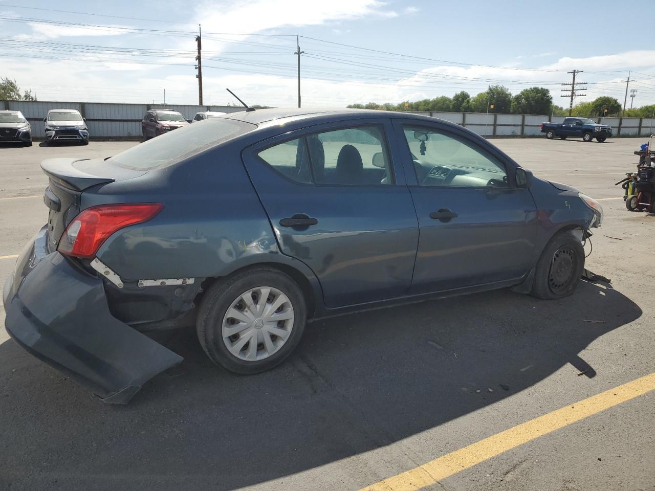 2015 Nissan Versa S - Image 3