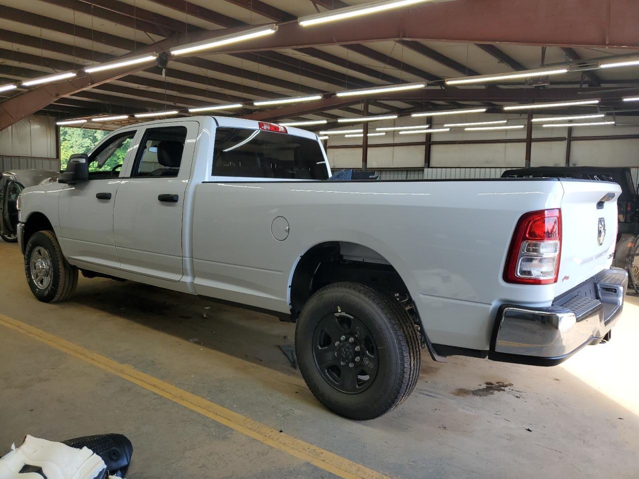 2023 Ram 2500 Tradesman - Фото 2