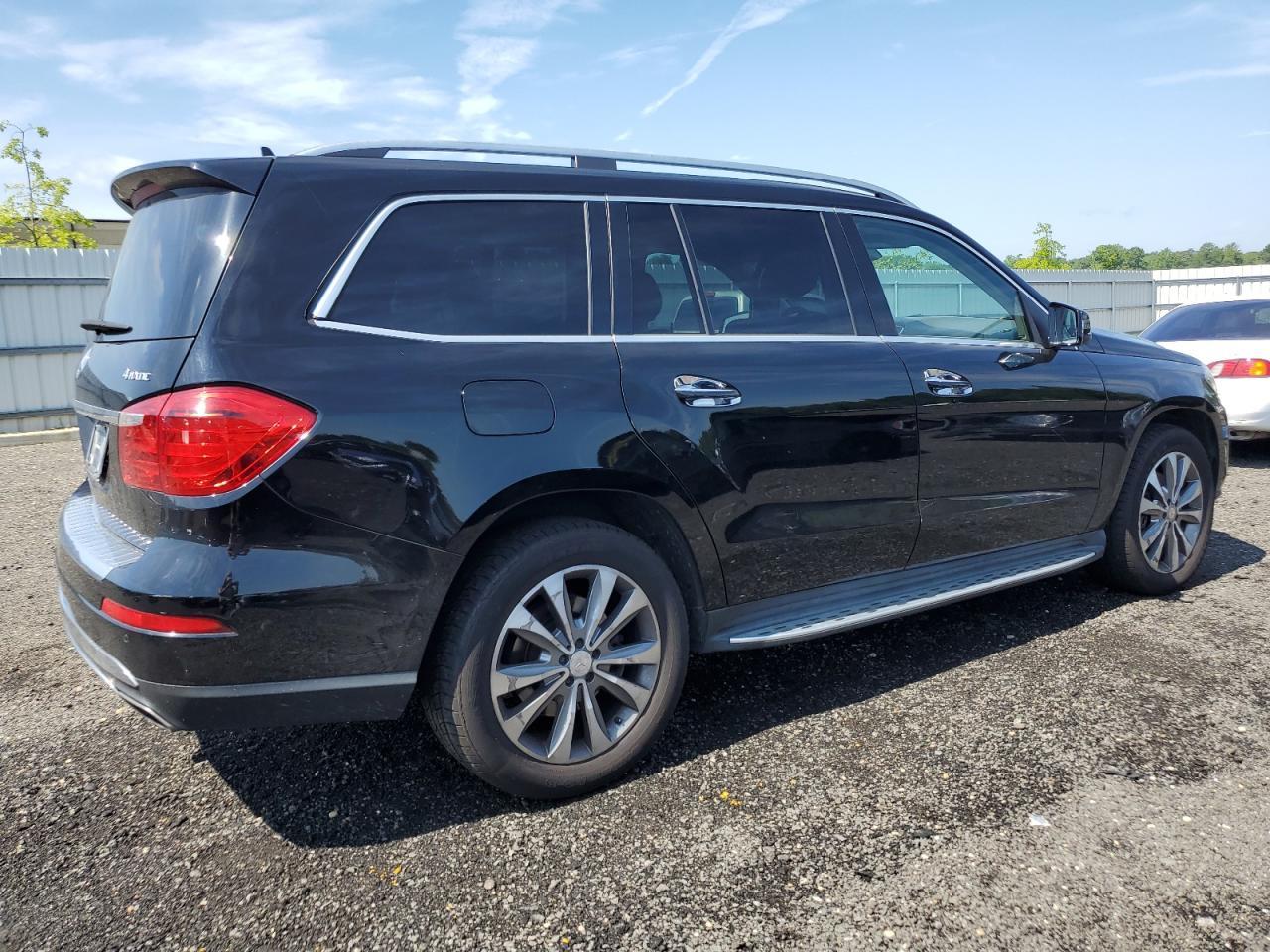 2015 Mercedes-Benz Gl 450 4Matic - Image 3