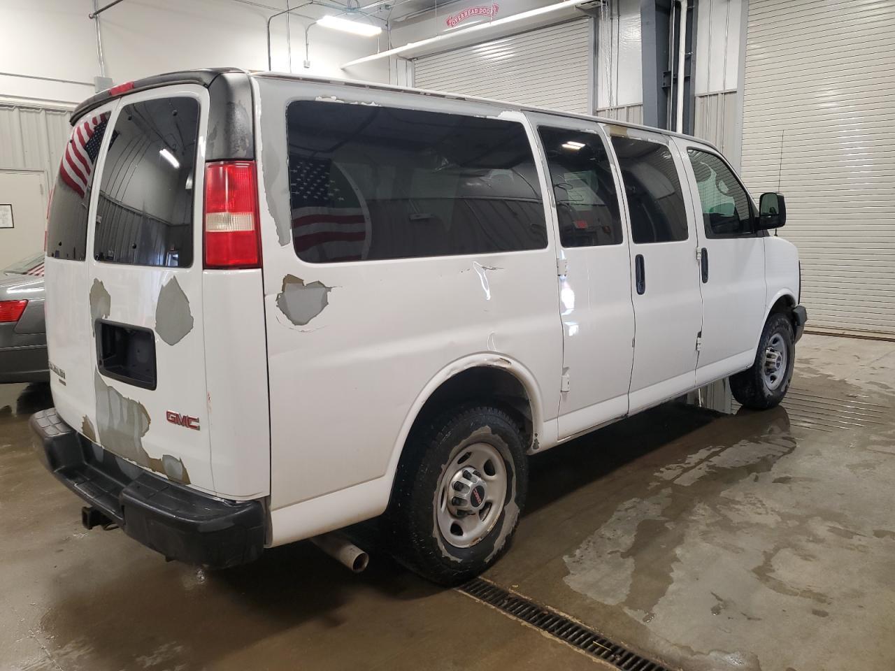2012 GMC Savana G2500 Ls - Image 3
