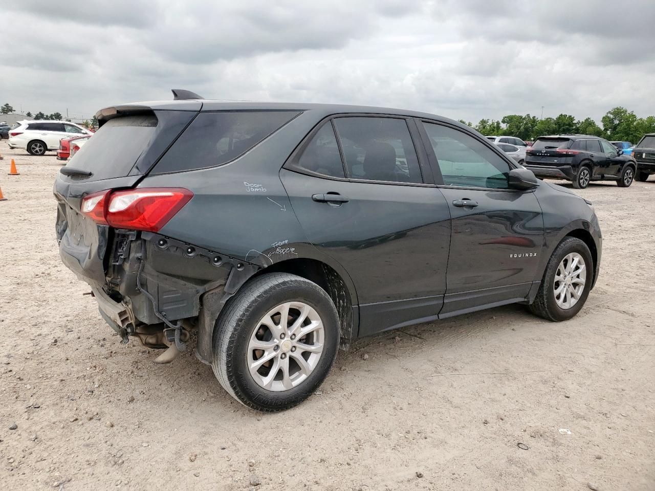 2020 Chevrolet Equinox Ls - Image 3