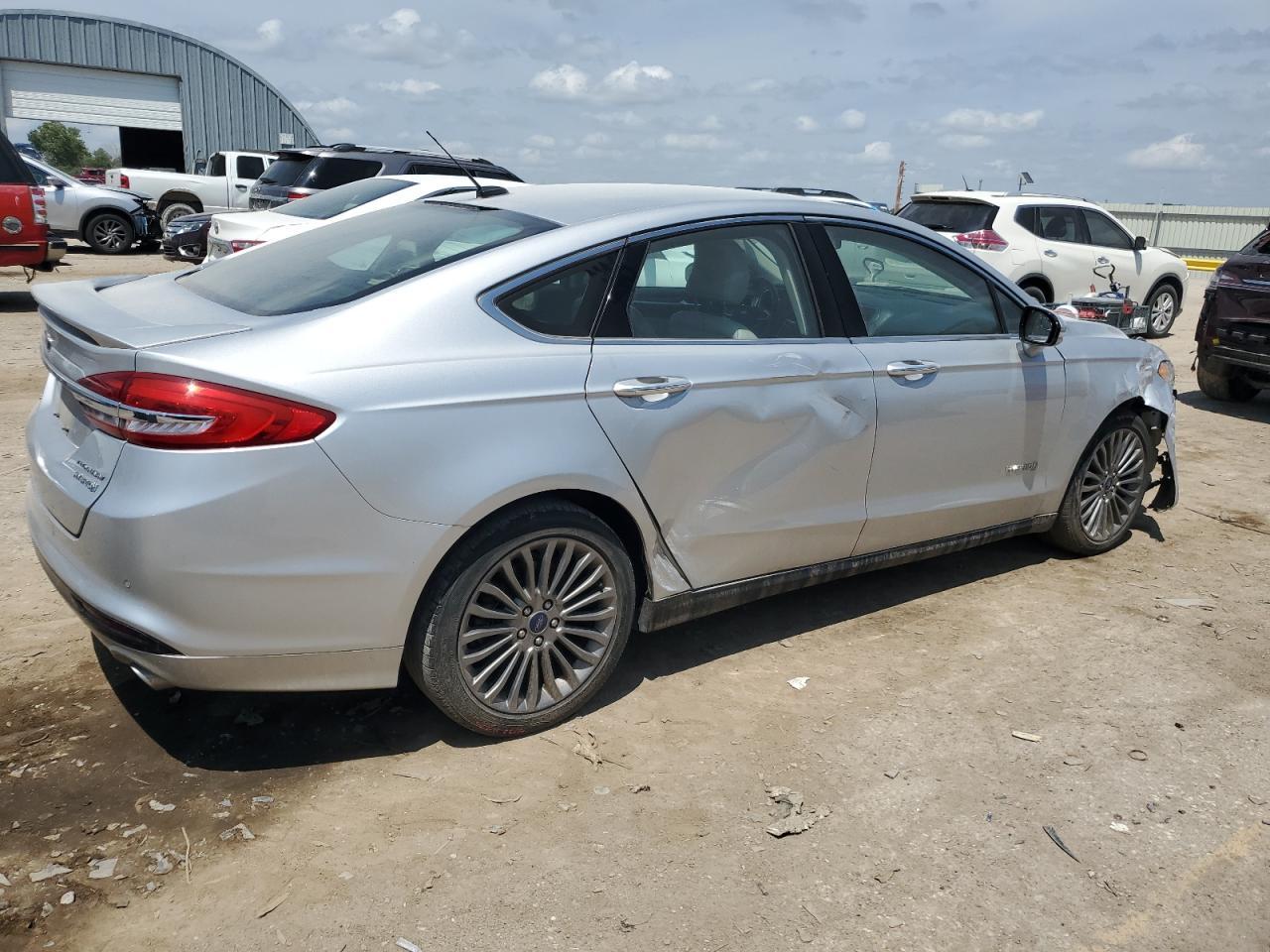 2017 Ford Fusion Titanium Hev - Image 3