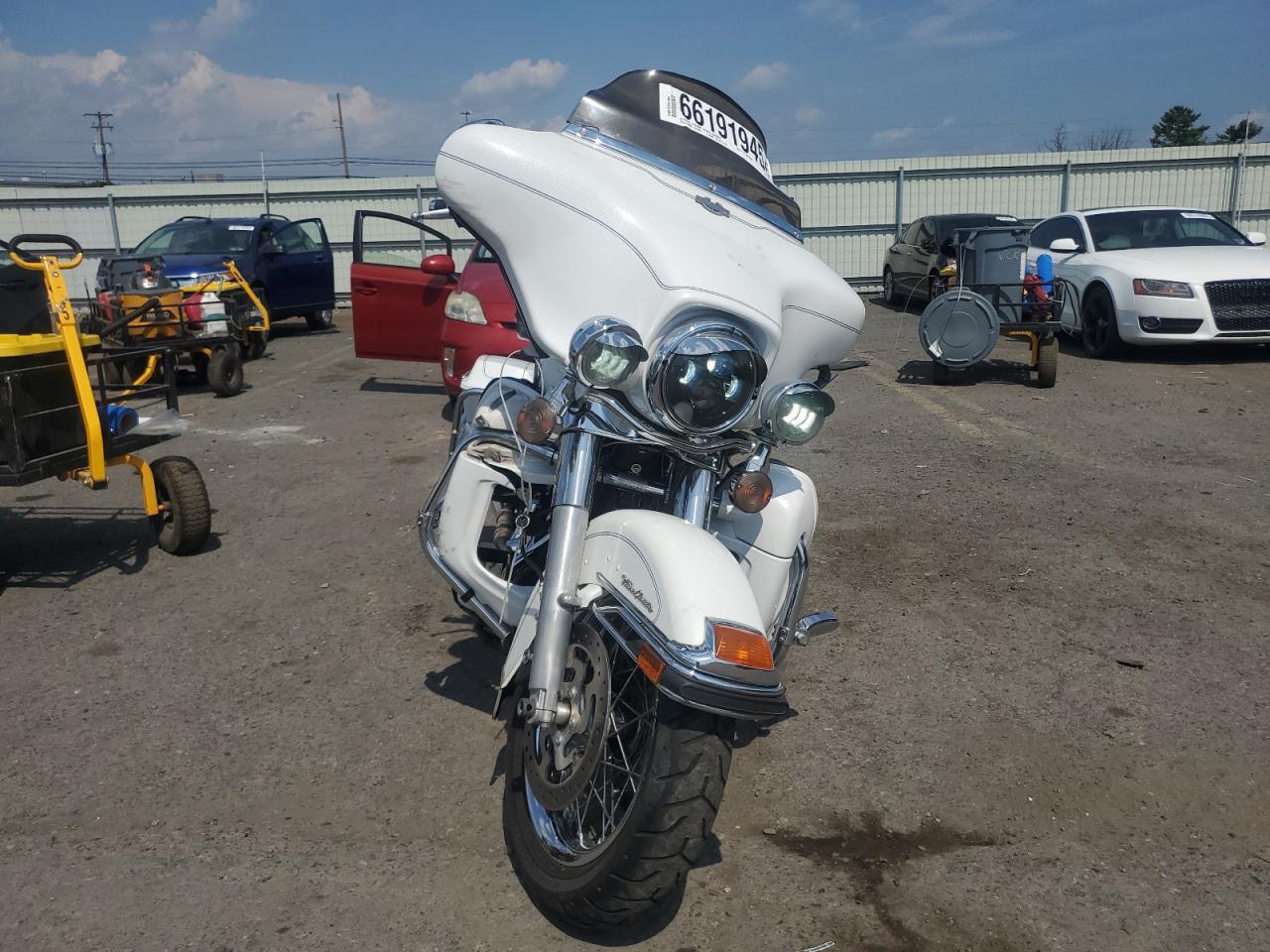 2012 Harley-Davidson Flhtcu Ultra Classic Electra Glide - Image 2