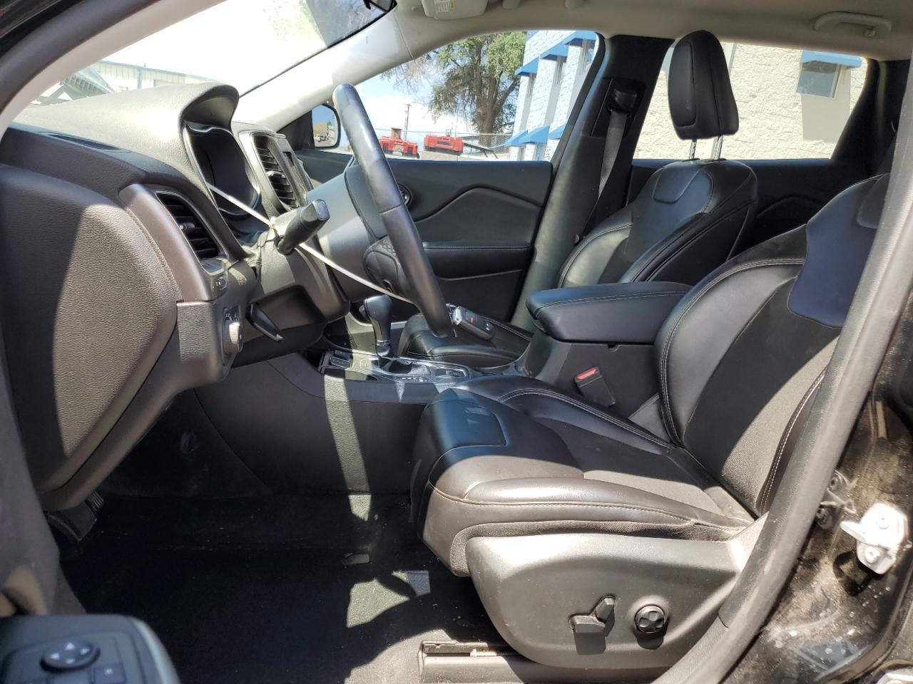 2019 Jeep Cherokee Latitude Plus - Image 7