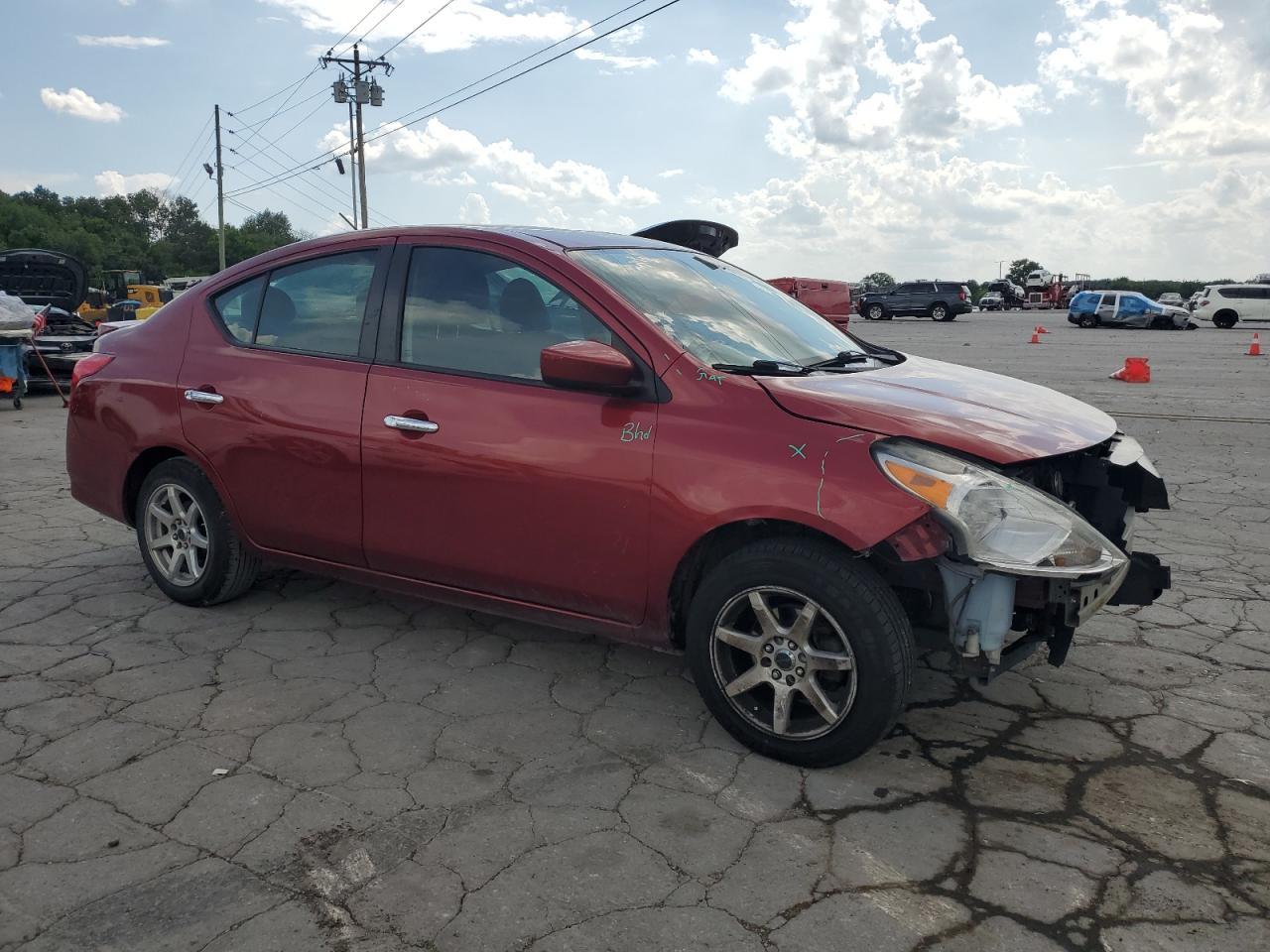 2016 Nissan Versa S - Фото 4