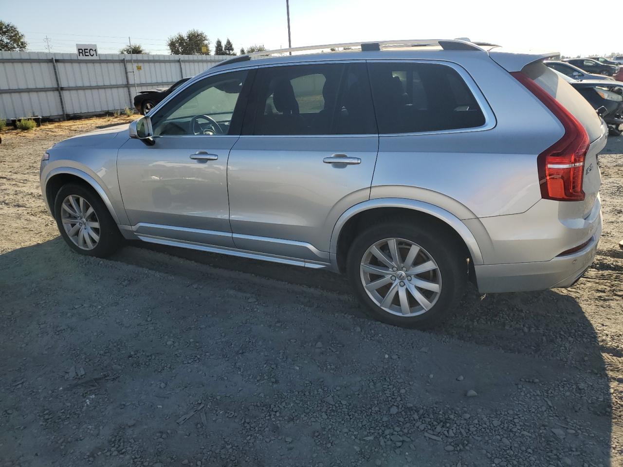 2016 Volvo Xc90 T6 - Image 2