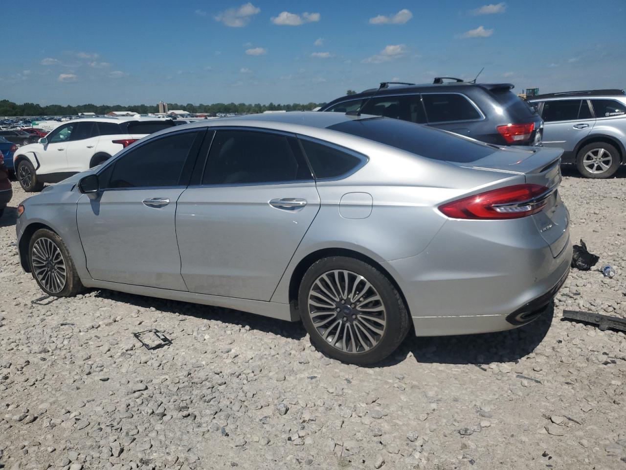 2018 Ford Fusion Titanium/Platinum - Image 2