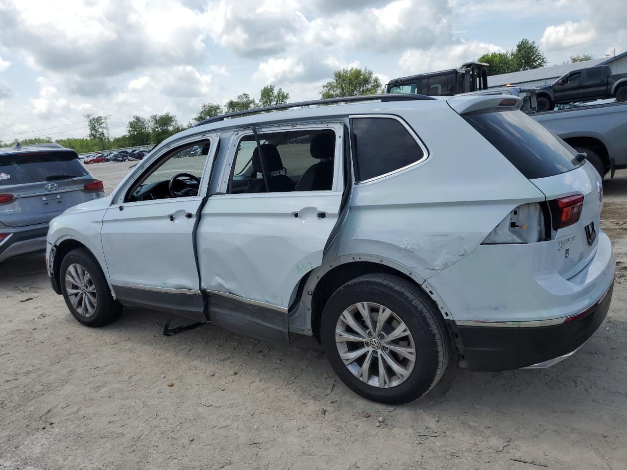 2018 Volkswagen Tiguan Se - Фото 2