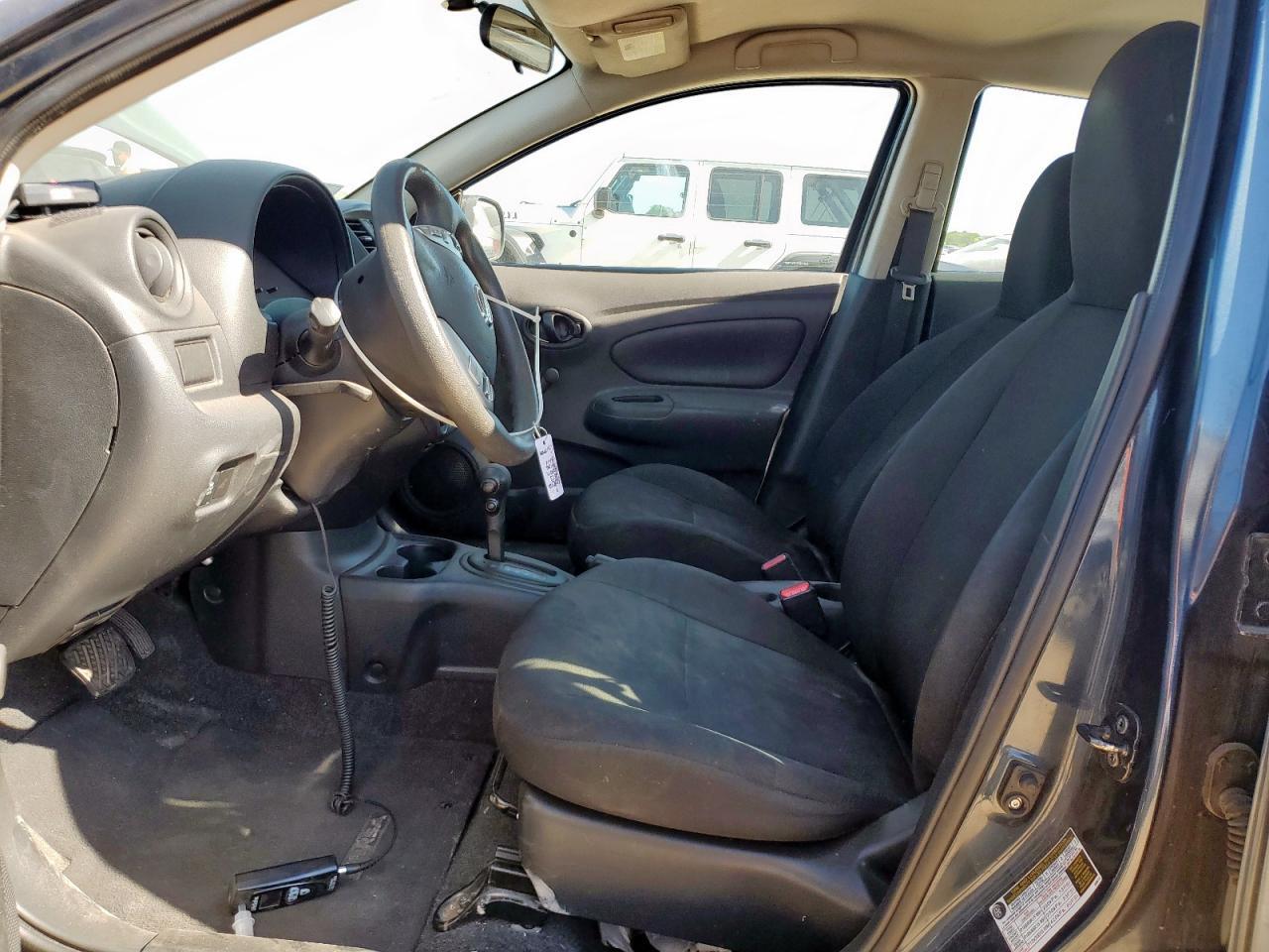 2015 Nissan Versa S - Фото 7