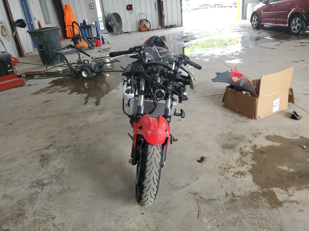 2025 Kawasaki Ex500 - Фото 2