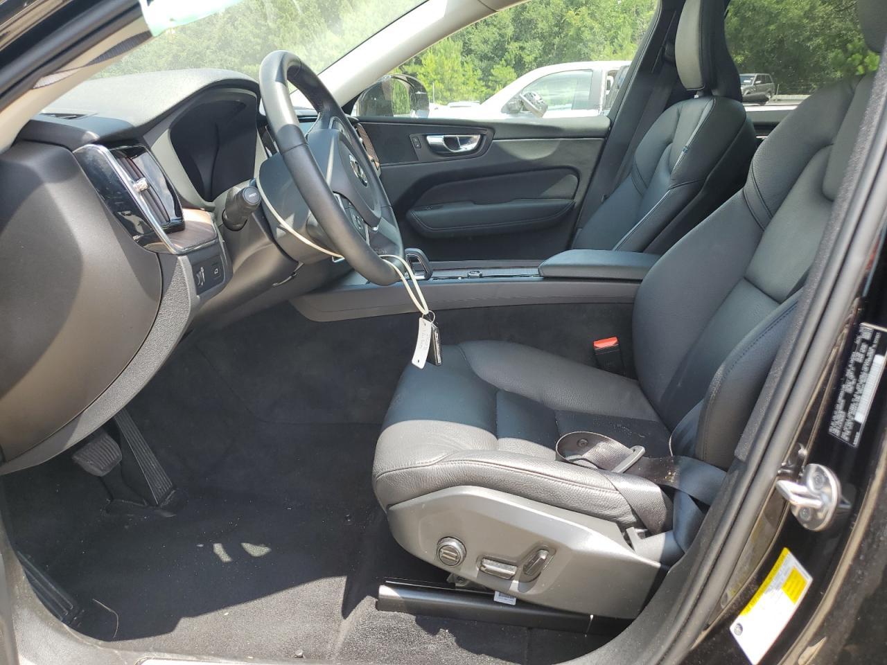 2022 Volvo Xc60 B5 Momentum B5 Momentum - Image 7