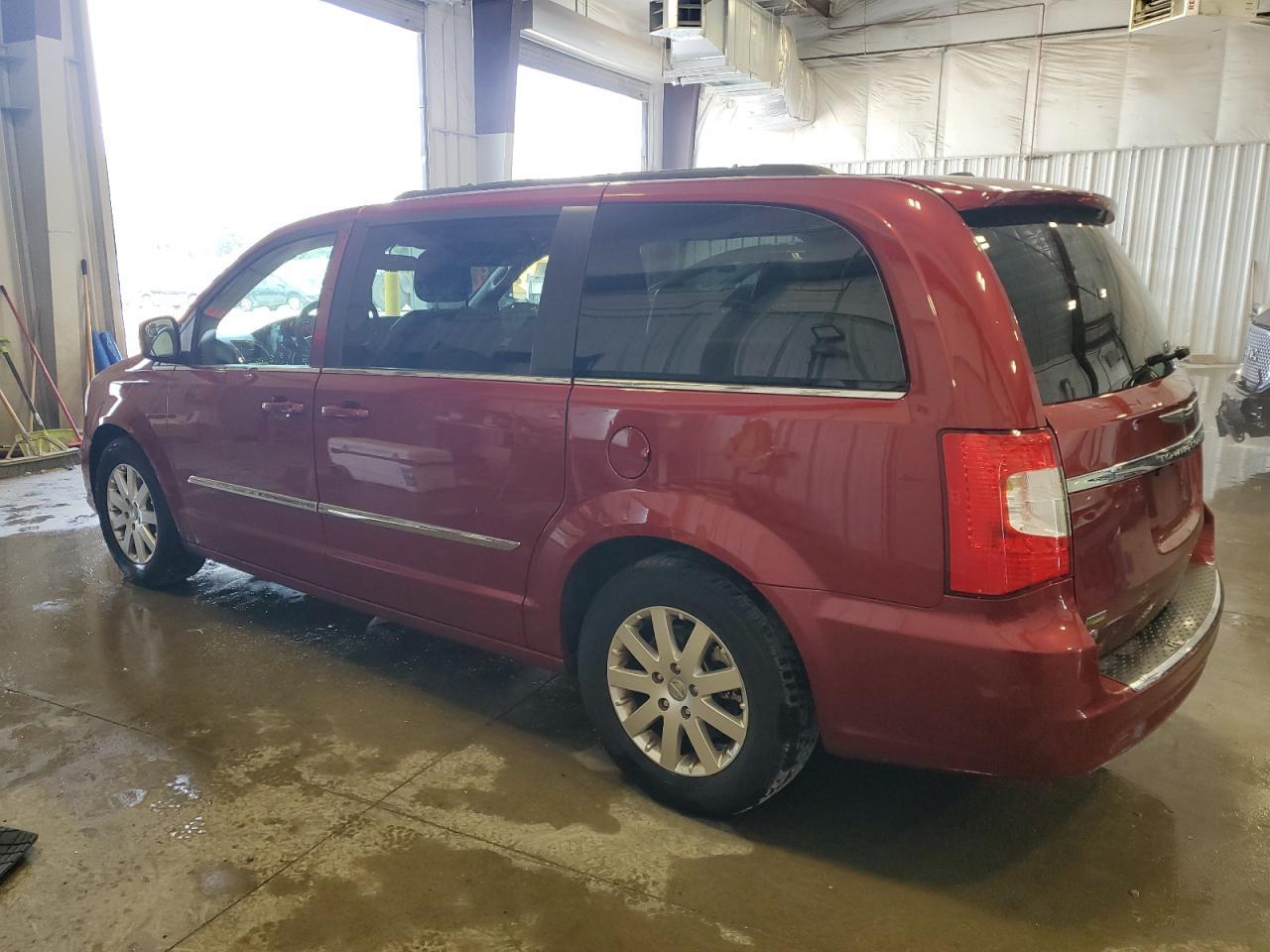 2016 Chrysler Town & Country Touring - Фото 2