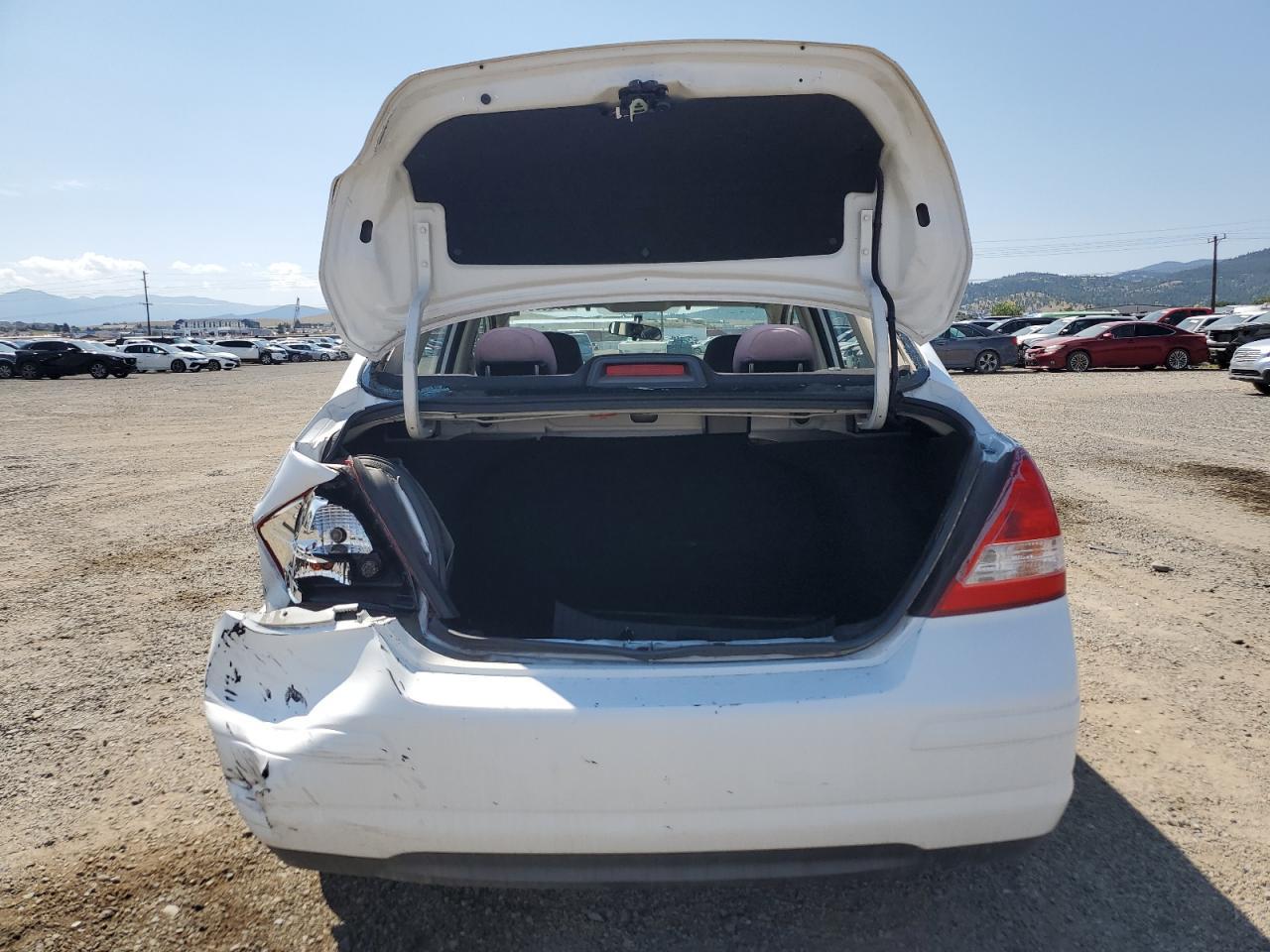 2008 Niss Versa S - Image 6