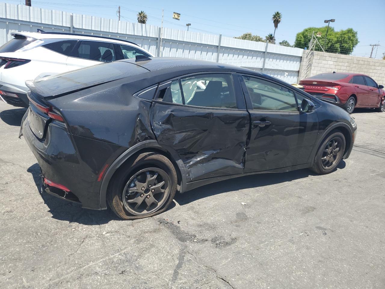 2025 Toyota Prius Le - Image 3