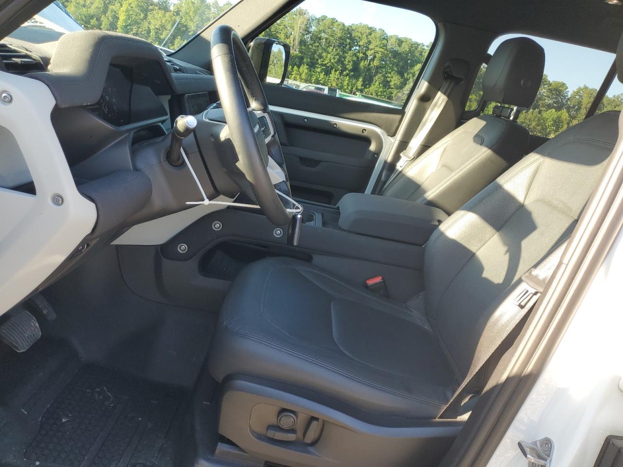 2023 Land Rover Defender 110 S - Image 7