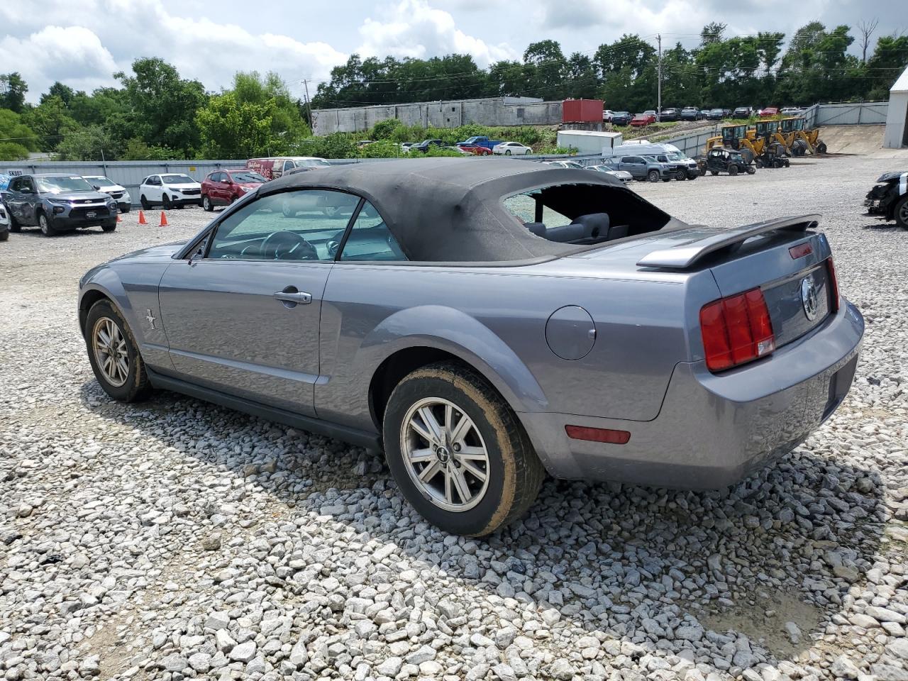 2007 Ford Mustang - Фото 2