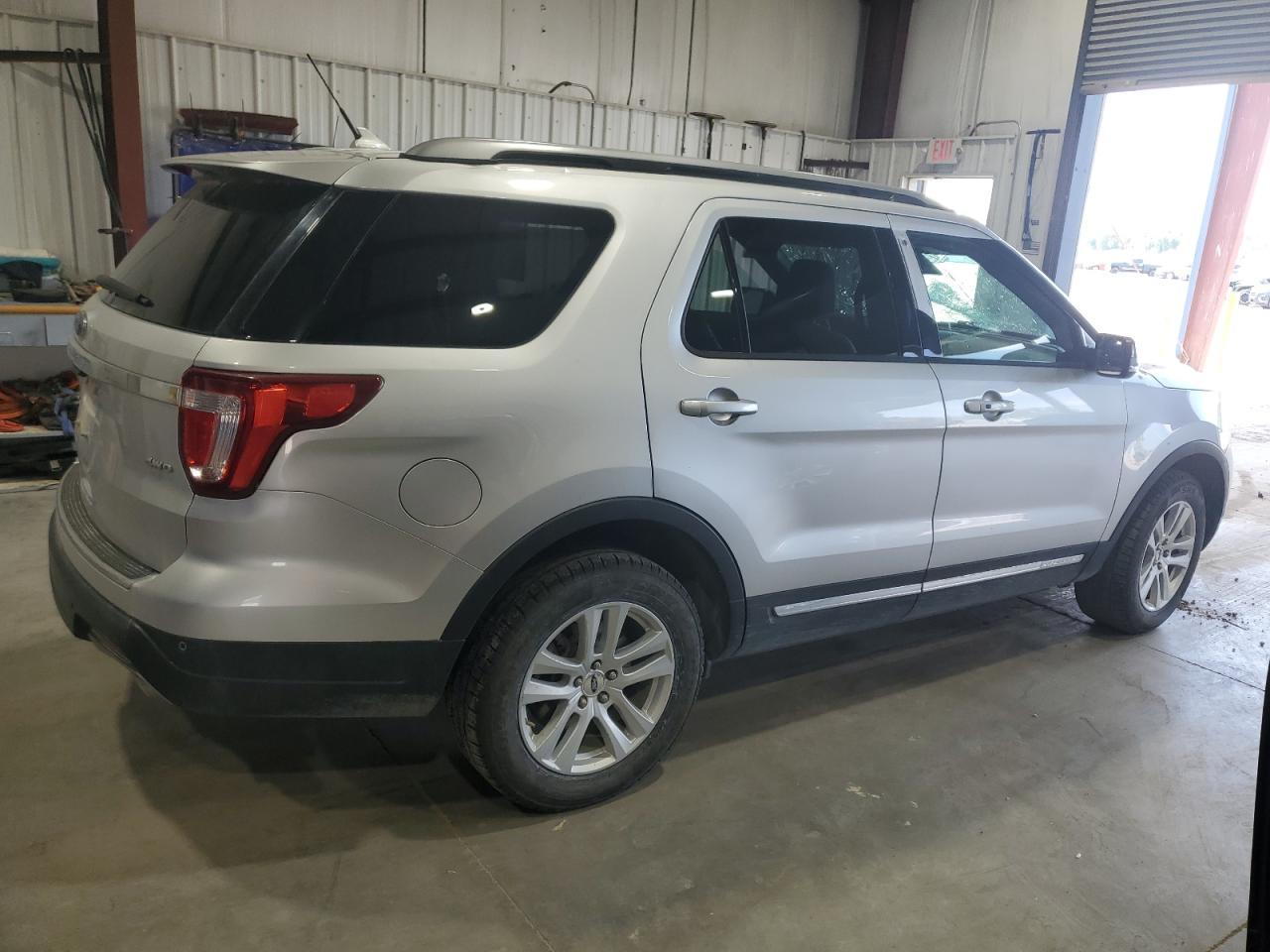 2018 Ford Explorer Xlt - Image 3