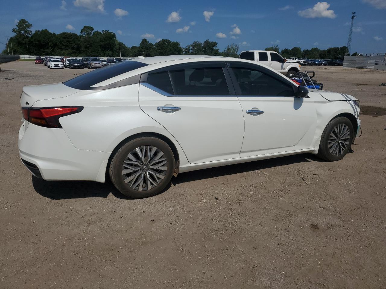 2024 Nissan Altima Sv - Image 3