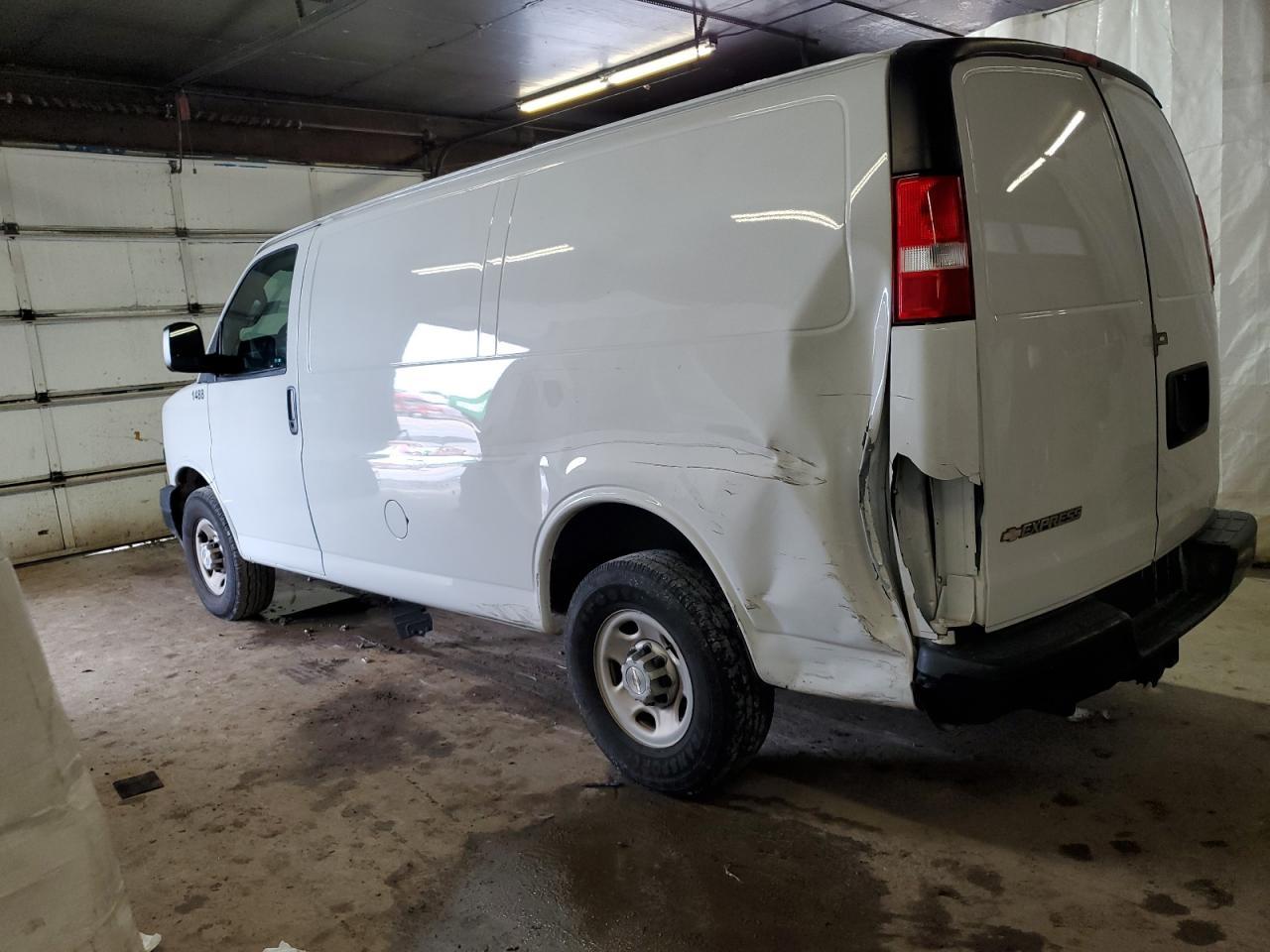 2021 Chevrolet Express G2500 - Фото 2