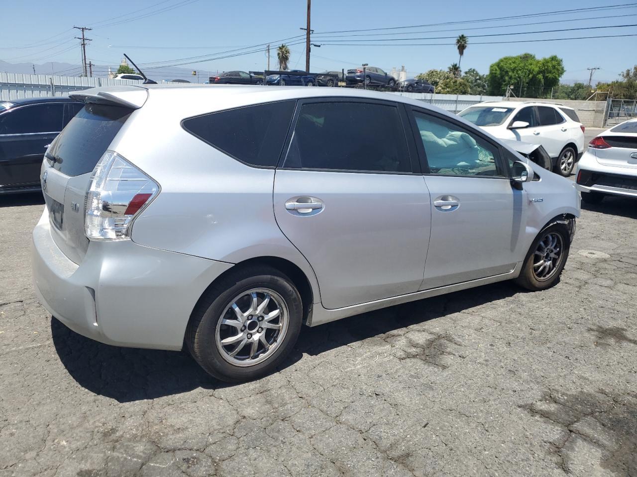 2013 Toyota Prius V - Image 3