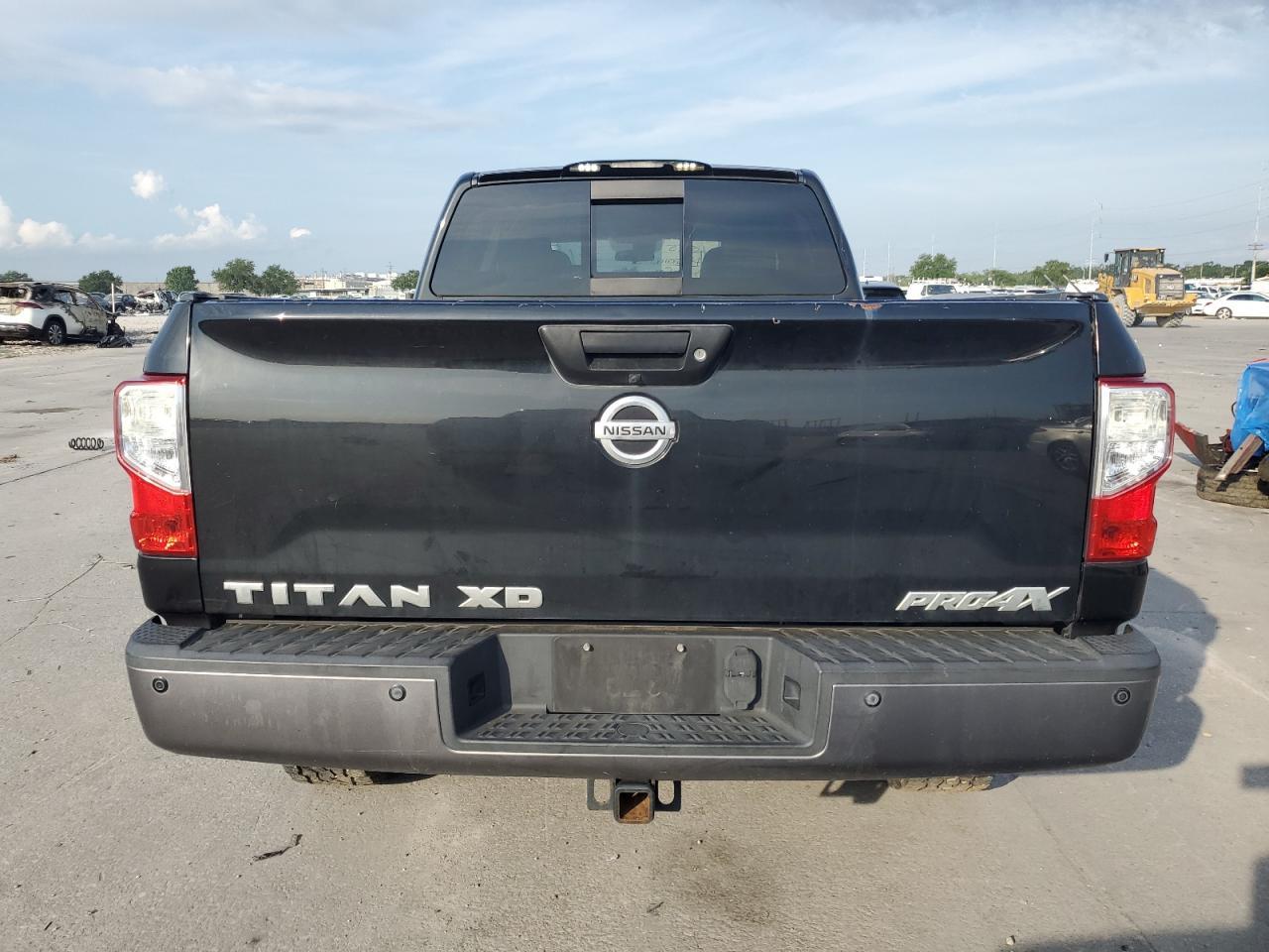 2016 Nissan Titan Xd Sl - Image 6