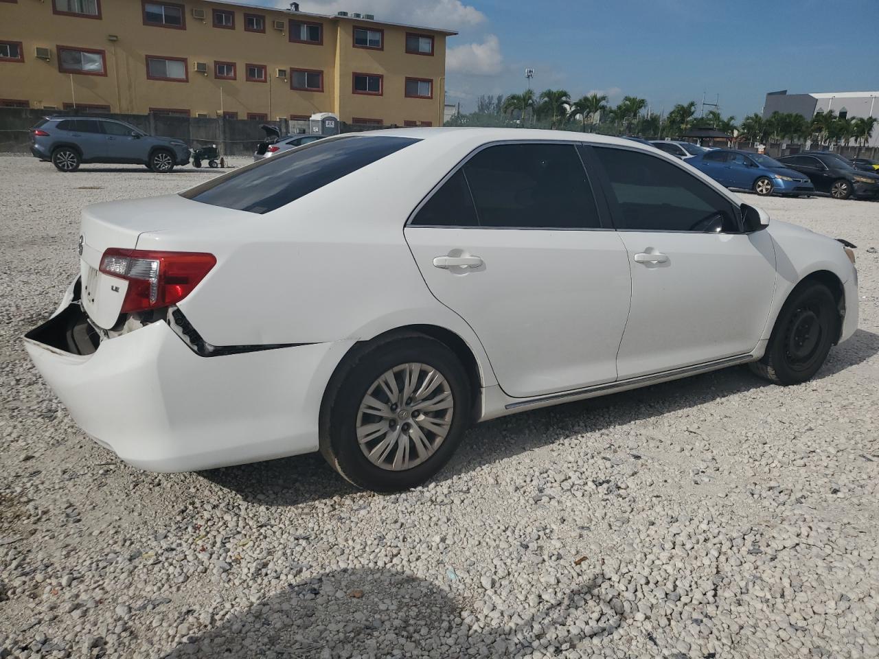 2012 Toyota Camry Le - Фото 3