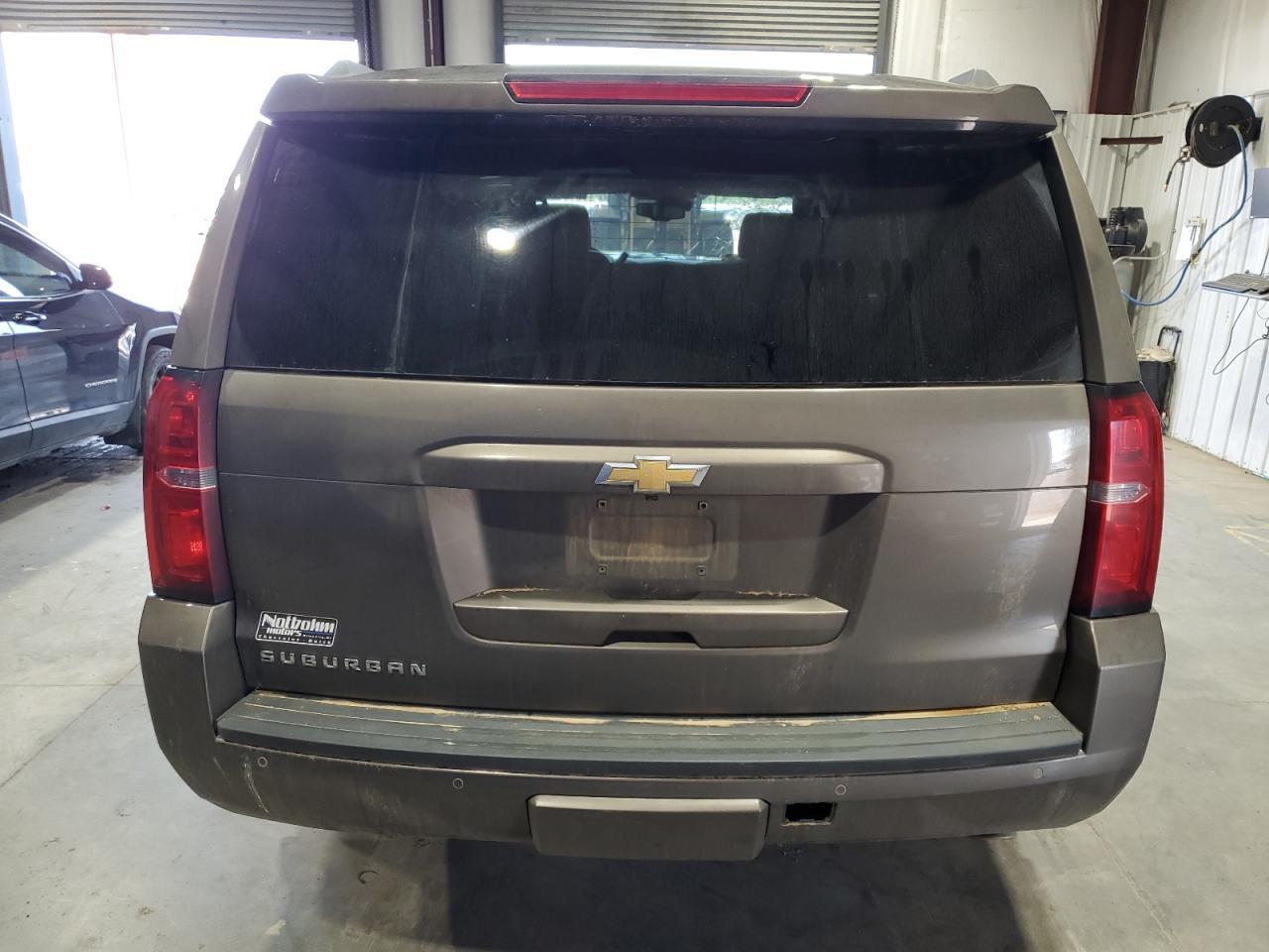 2016 Chevrolet Suburban K1500 Lt - Image 6