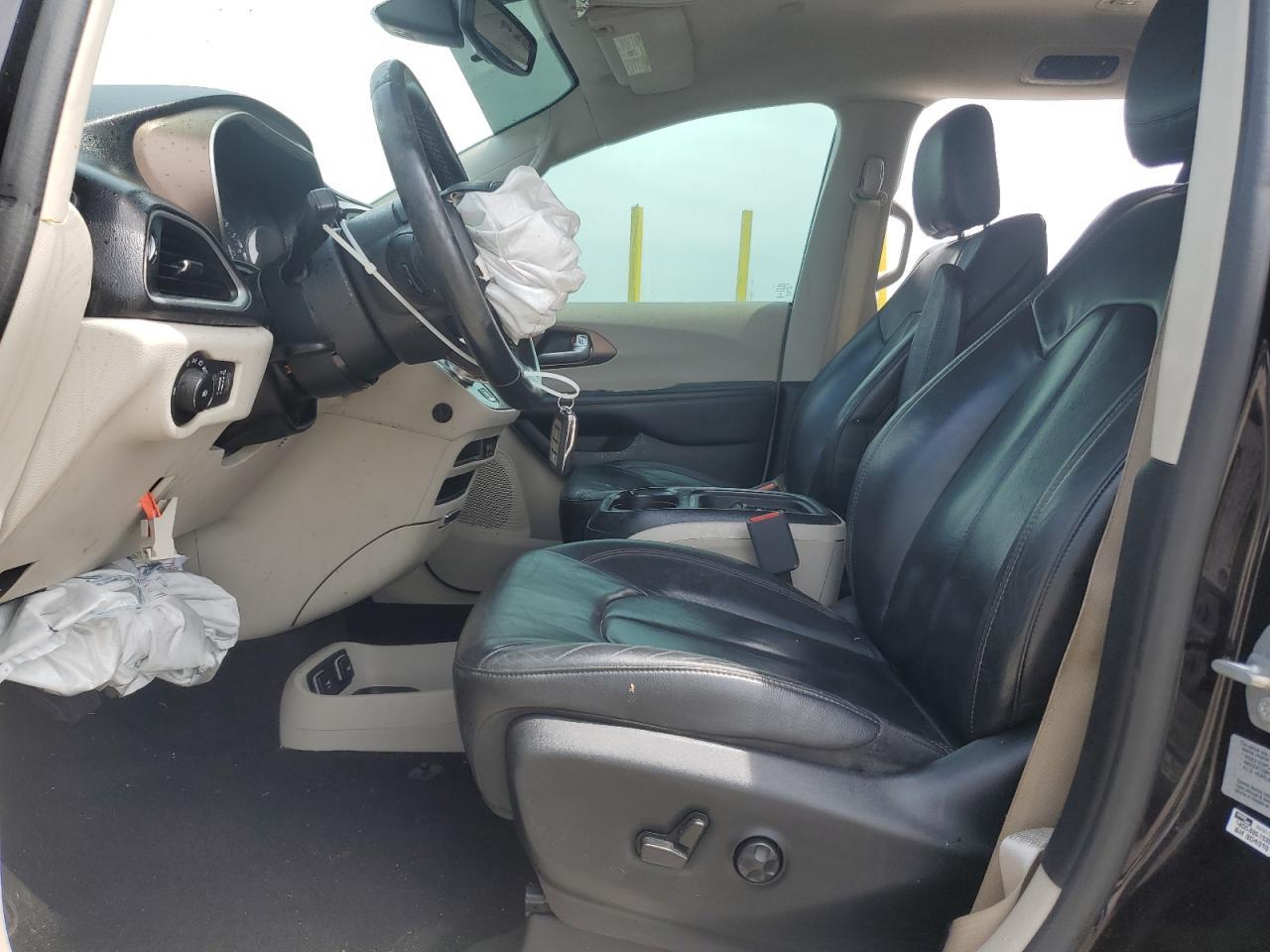 2017 Chrysler Pacifica Touring L - Фото 7