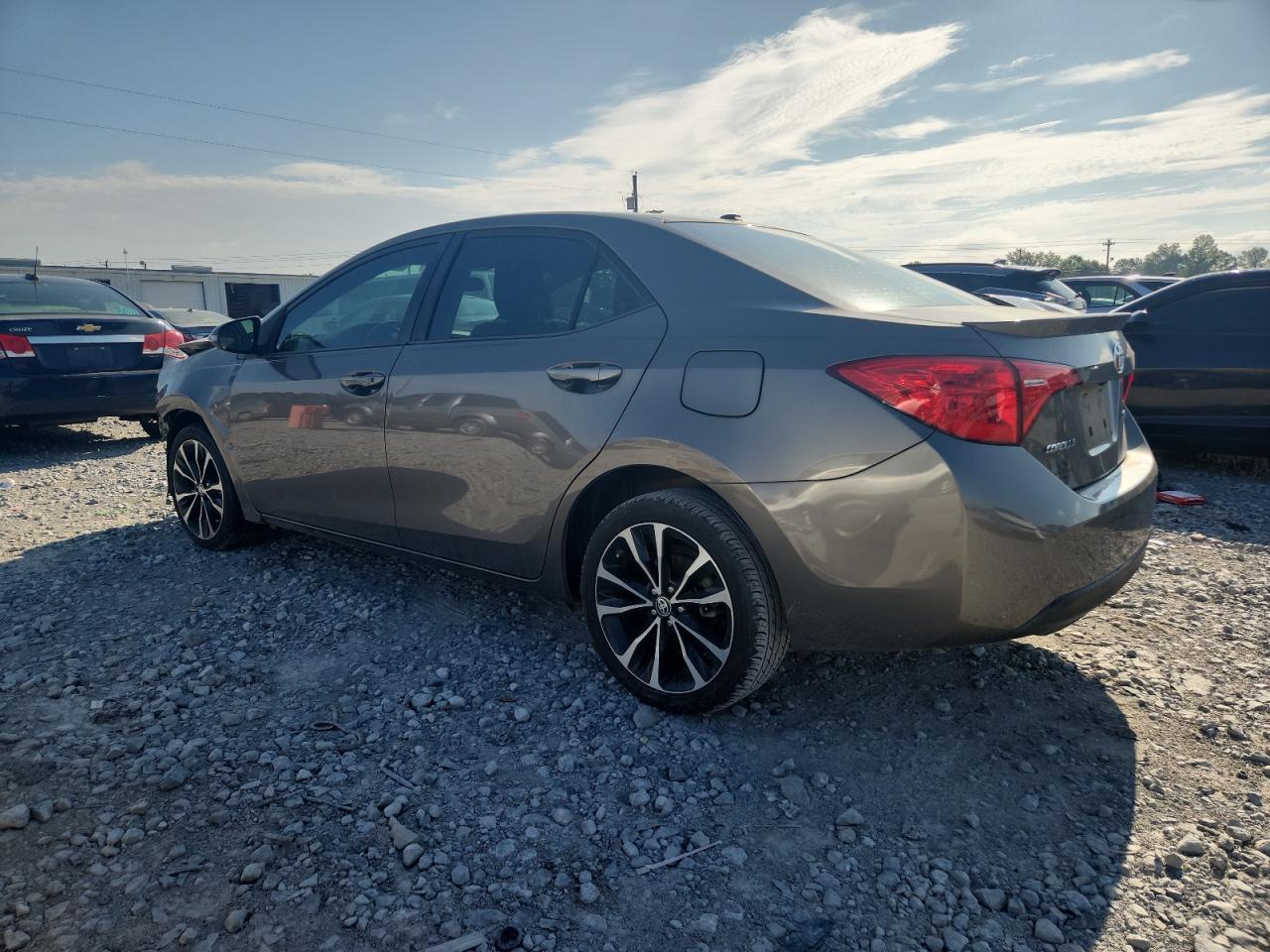 2017 Toyota Corolla L - Фото 2