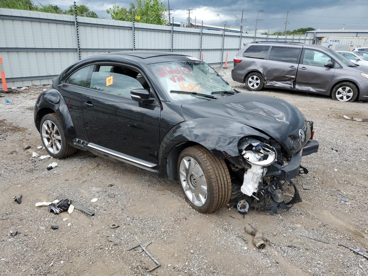 2016 Volkswagen Beetle Se - Фото 4