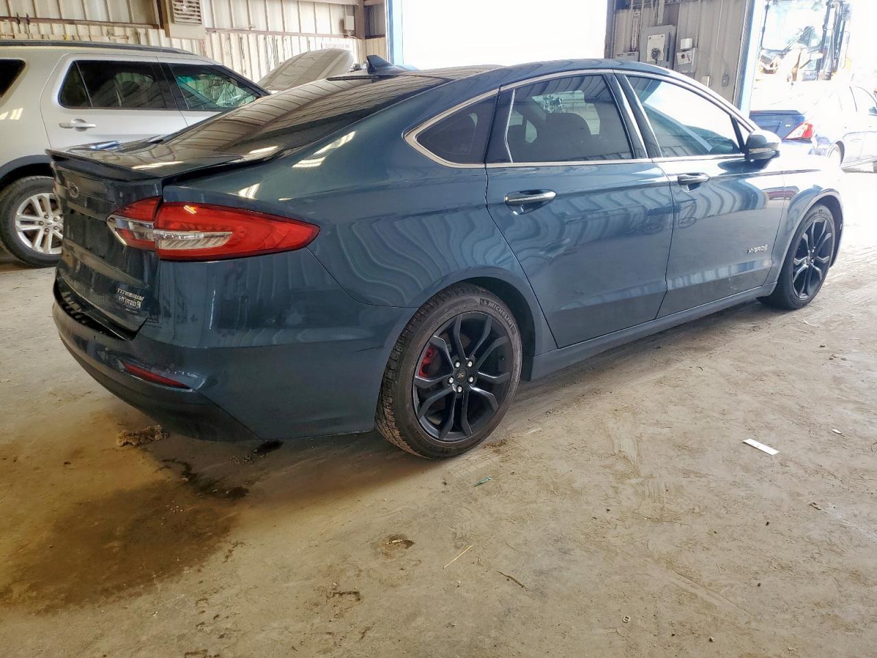 2019 Ford Fusion Titanium - Фото 3