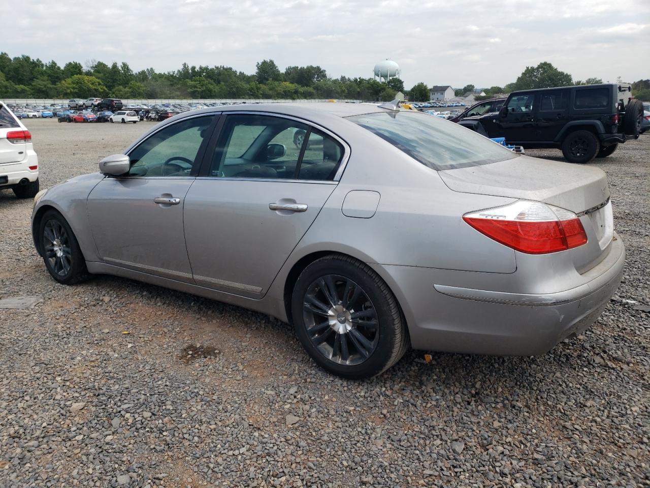 2010 Hyundai Genesis - Фото 2