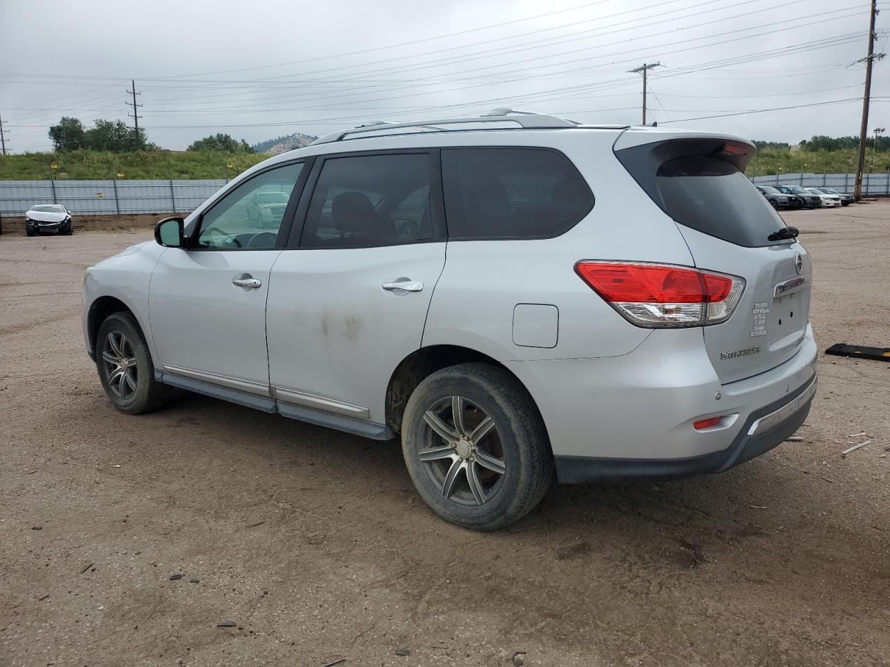 2013 Nissan Pathfinder S - Фото 2