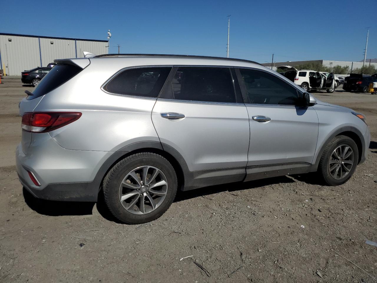 2017 Hyundai Santa Fe Se - Фото 3
