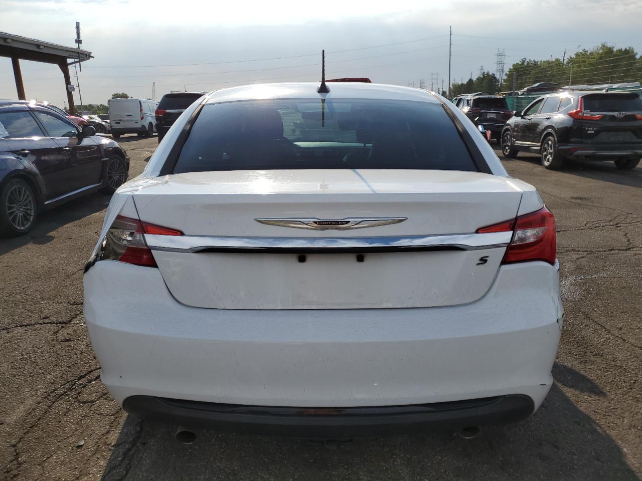 2012 Chrysler 200 S - Image 6