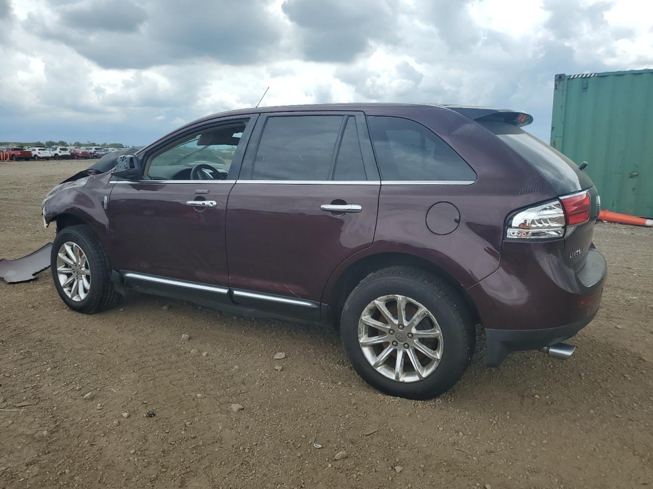 2011 Lincoln Townhouse Mkx - Image 2