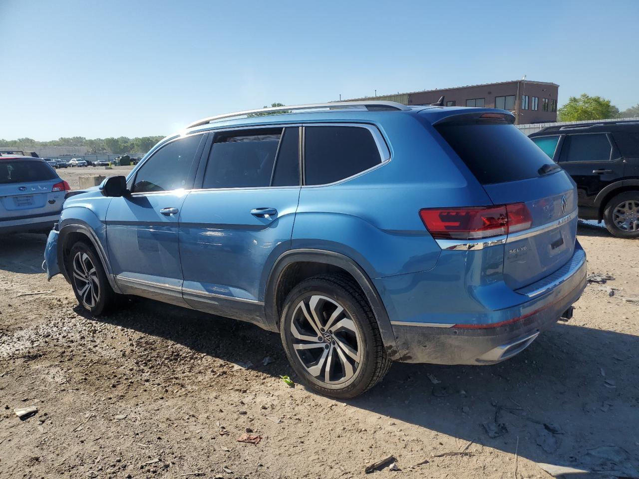 2021 Volkswagen Atlas Sel Premium - Image 2
