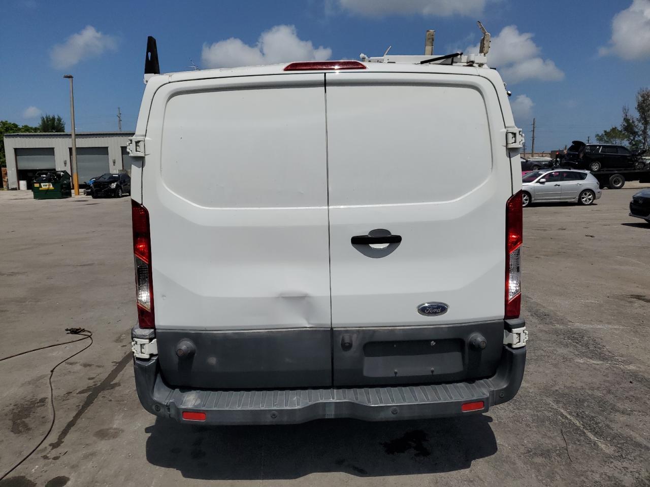 2015 Ford Transit T-150 - Фото 6
