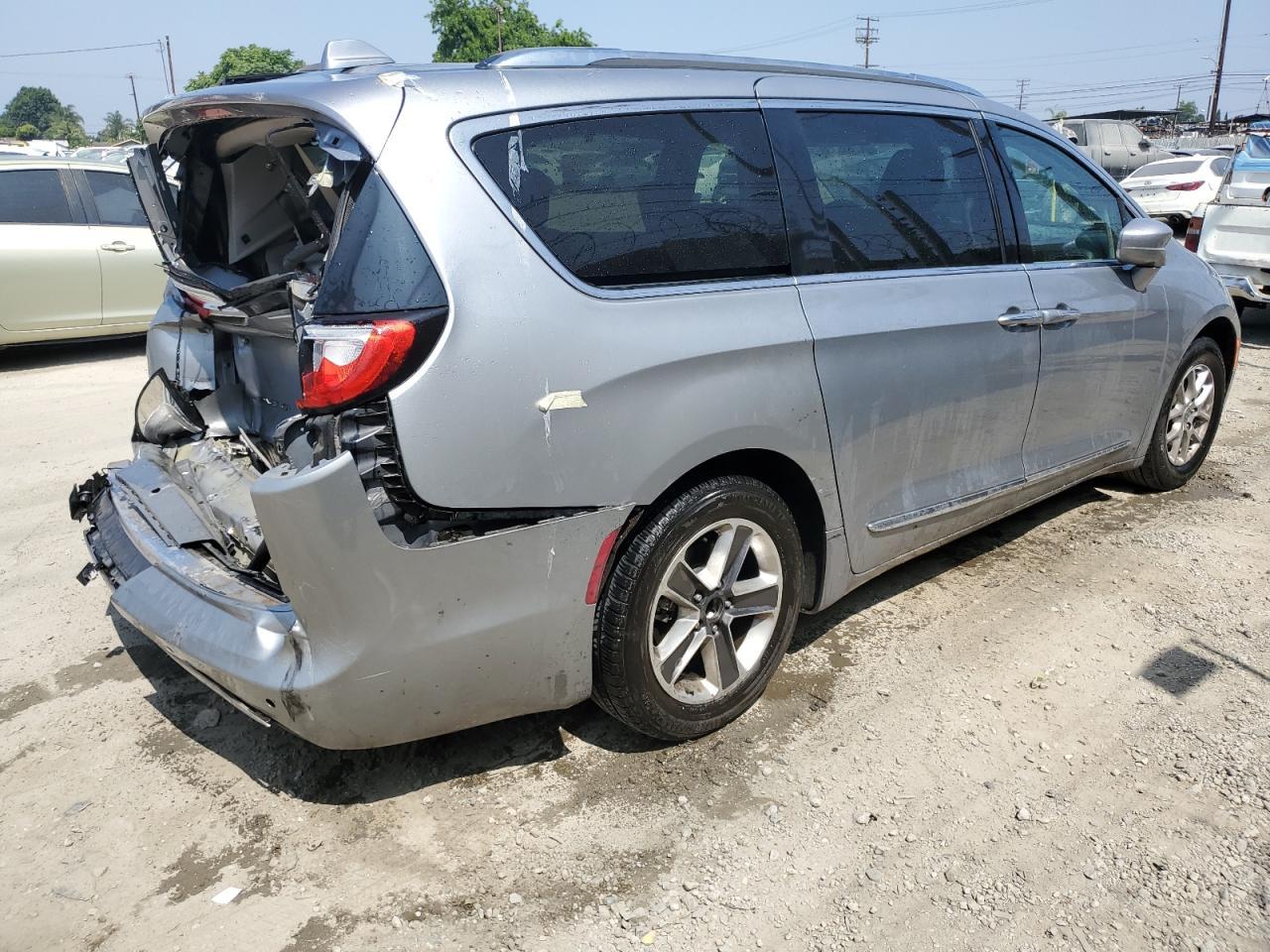 2020 Chrysler Pacifica Touring L - Фото 3