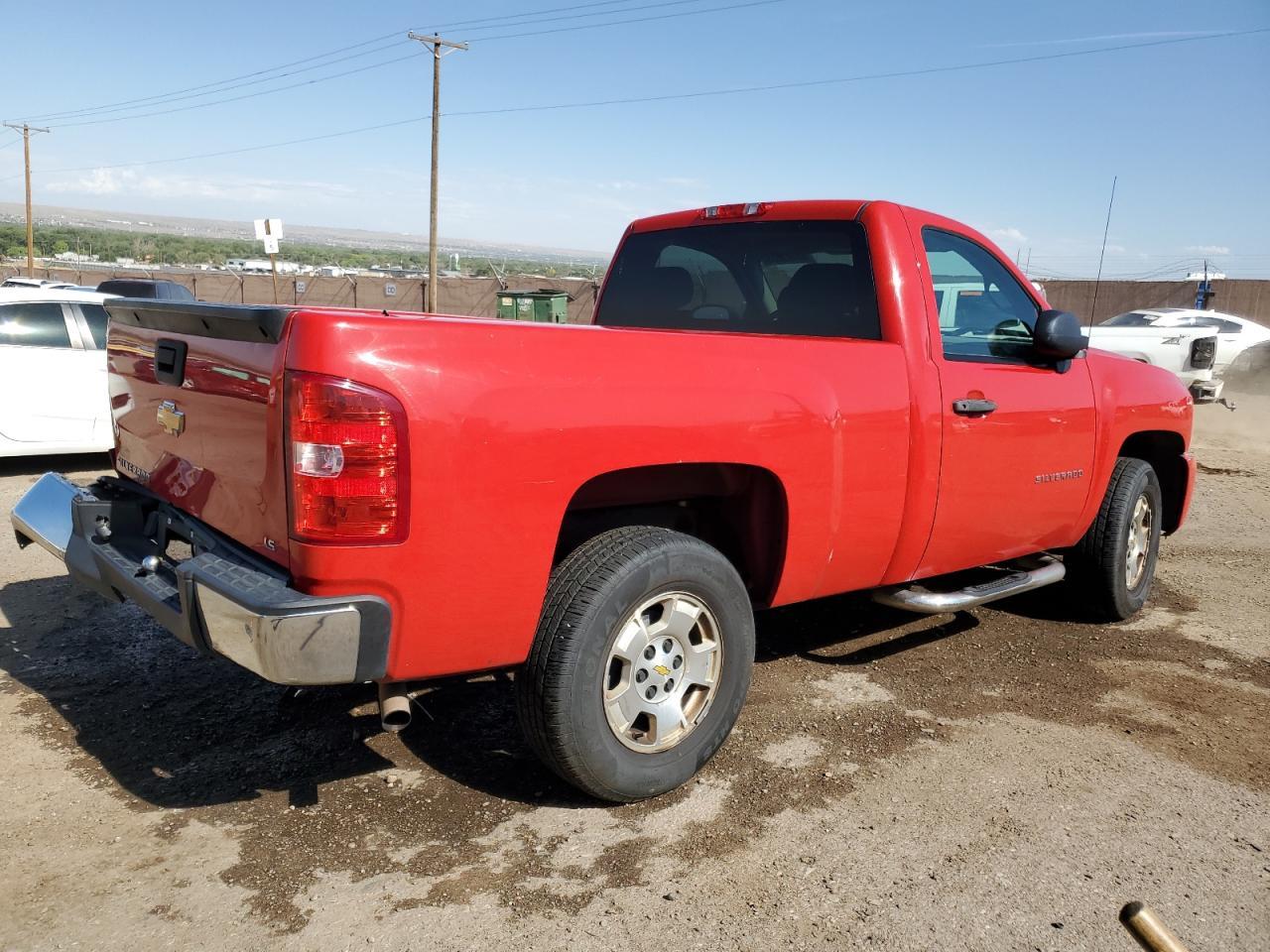 2011 Chevrolet Silverado C1500 - Фото 3