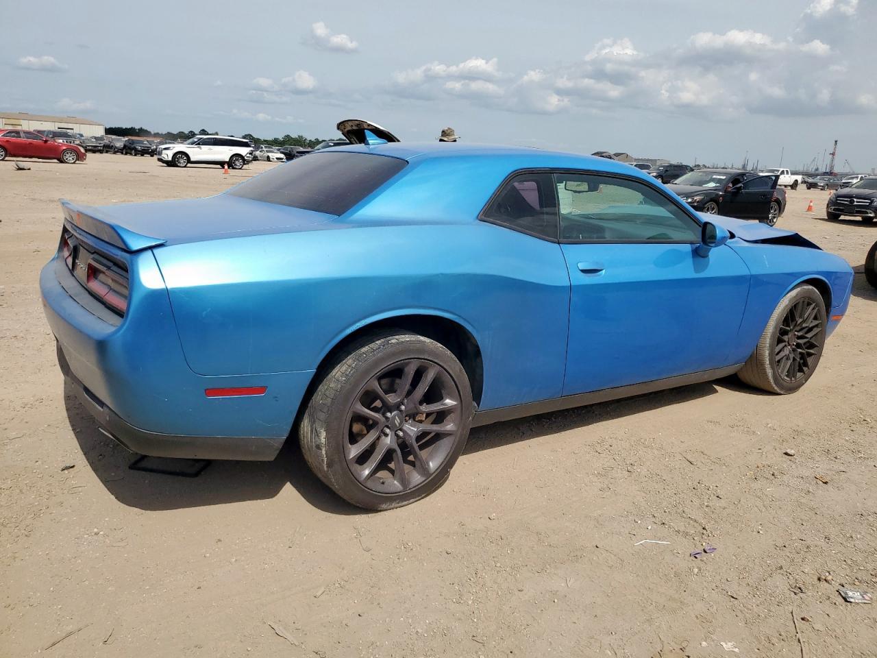 2015 Dodge Challenger Sxt Plus - Image 3