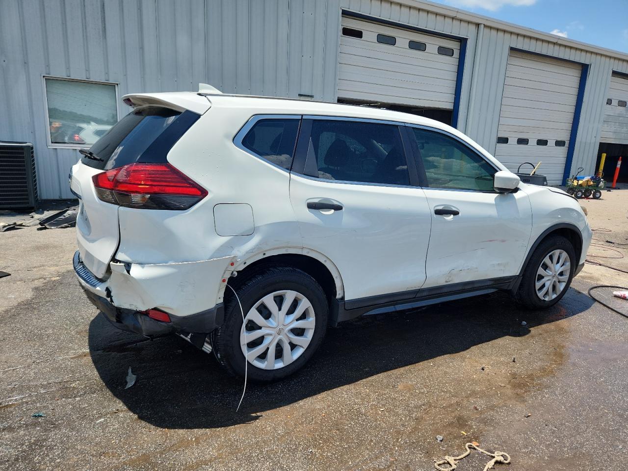 2017 Nissan Rogue S - Фото 3
