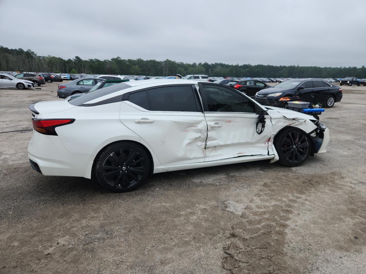 2022 Nissan Altima Sr - Image 3