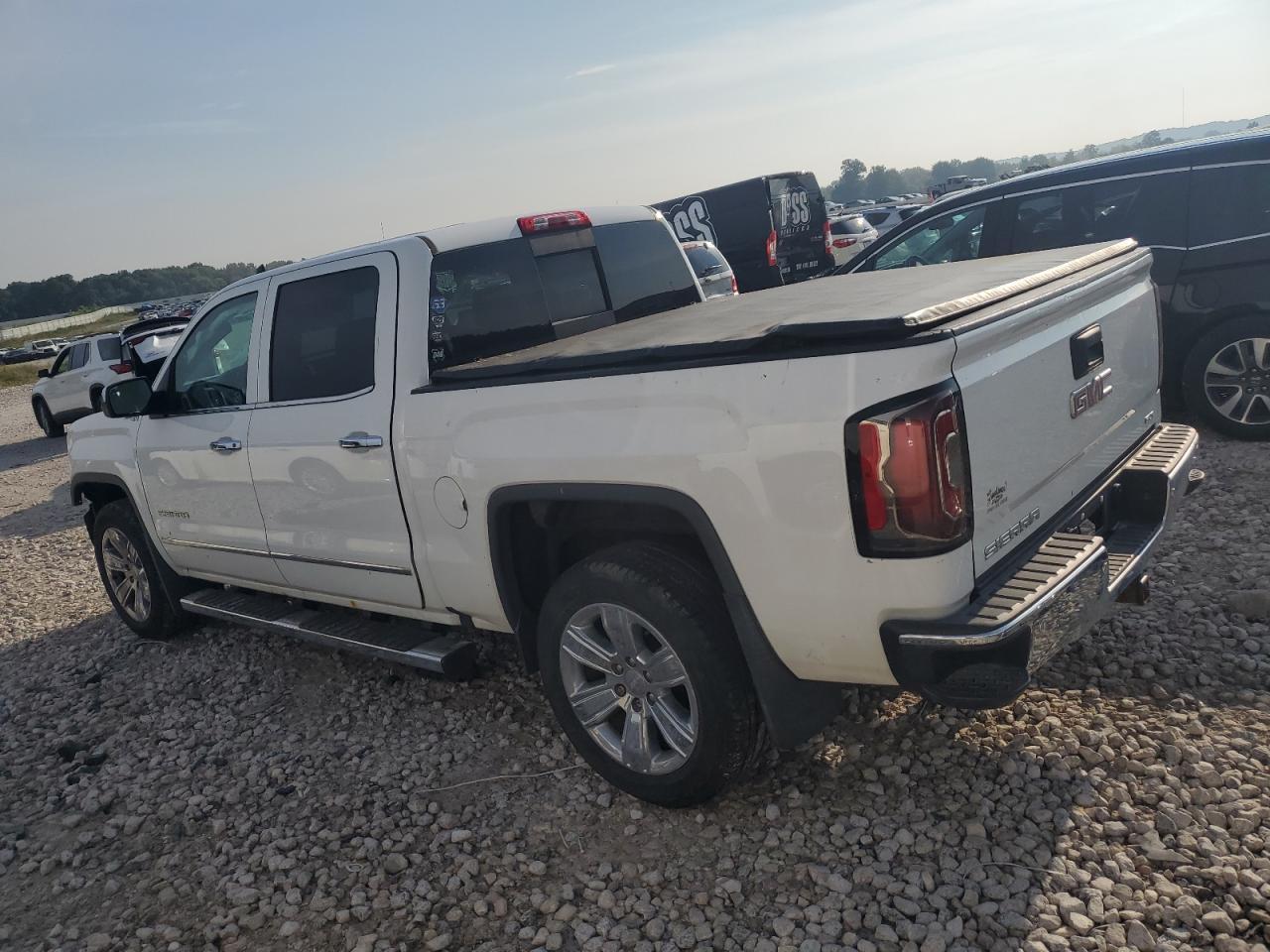2016 GMC Sierra K1500 Slt - Image 2