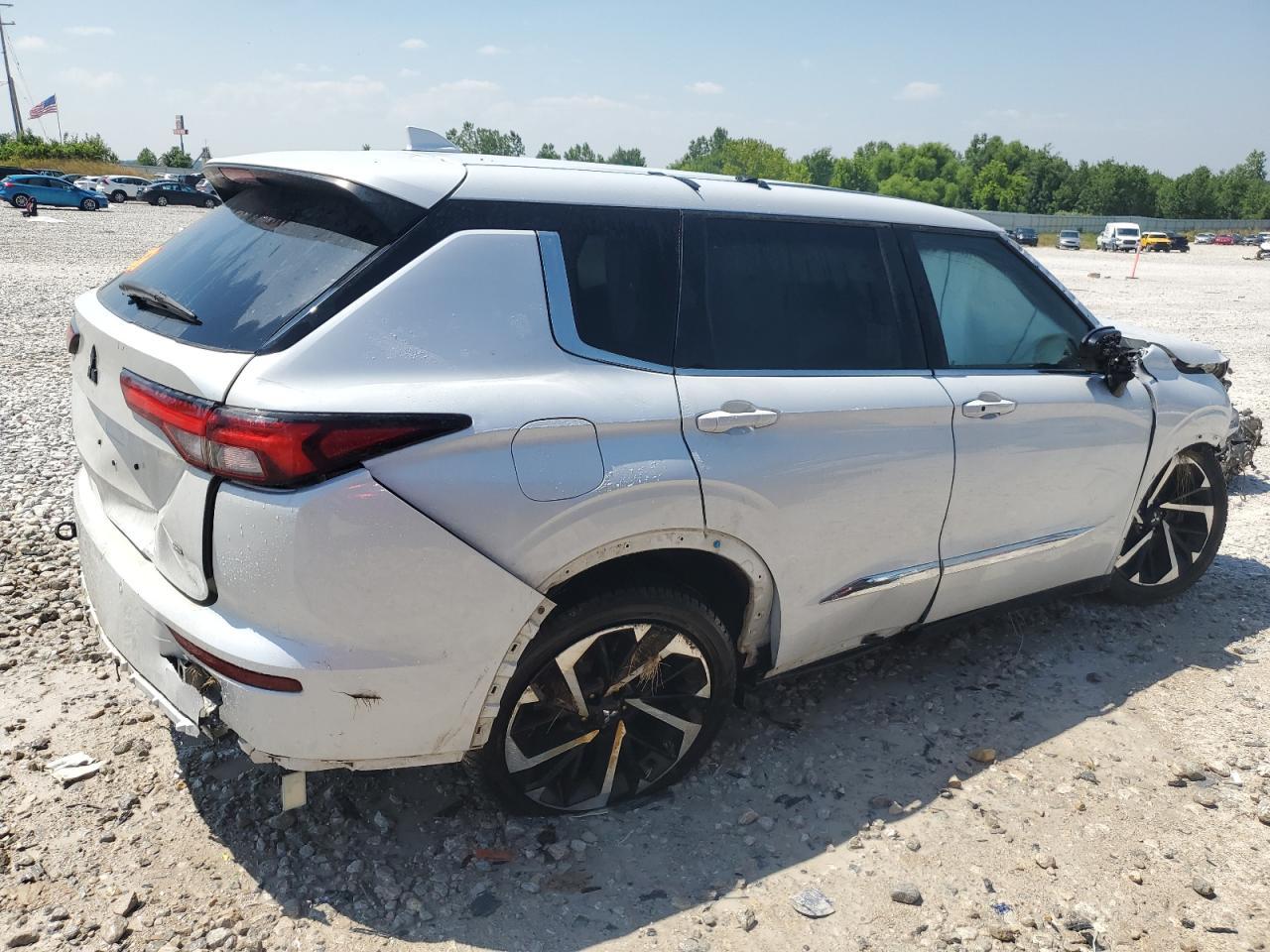 2022 Mitsubishi Outlander Se - Фото 3