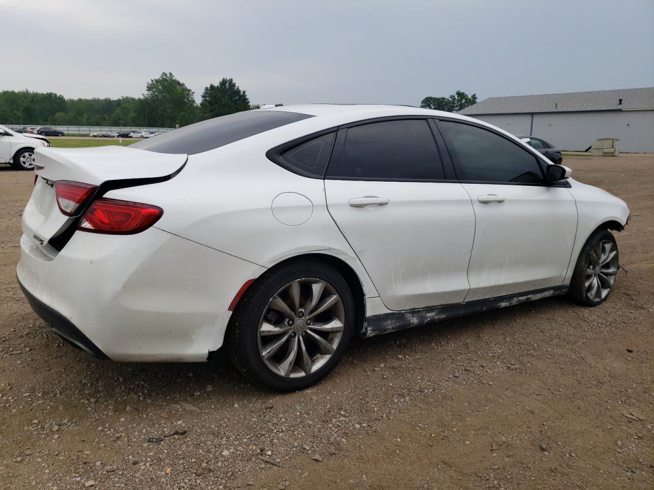 2015 Chrysler 200 S - Image 3