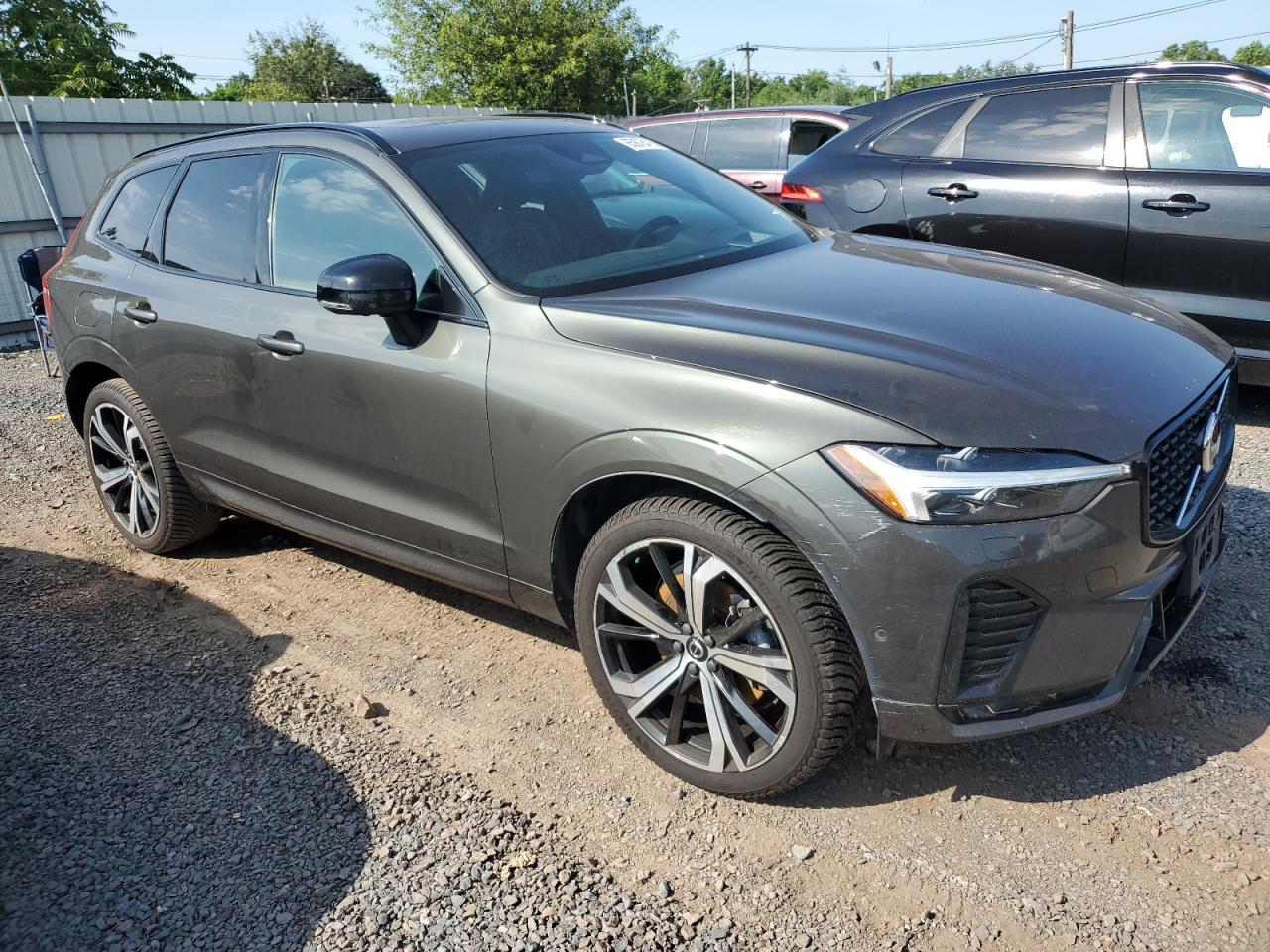 2022 Volvo Xc60 B6 R-Design - Image 4