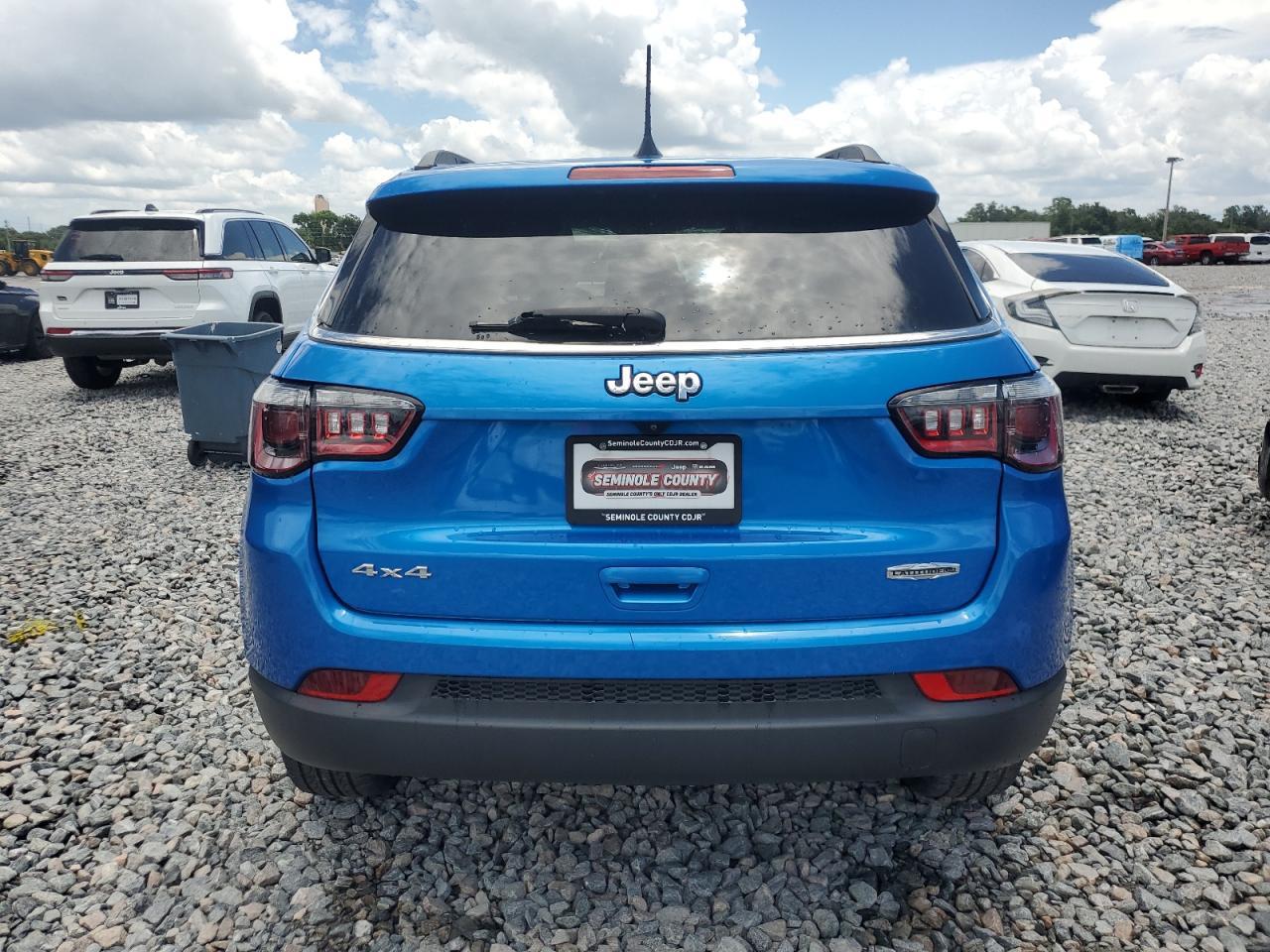 2022 Jeep Compass Latitude Lux - Фото 6