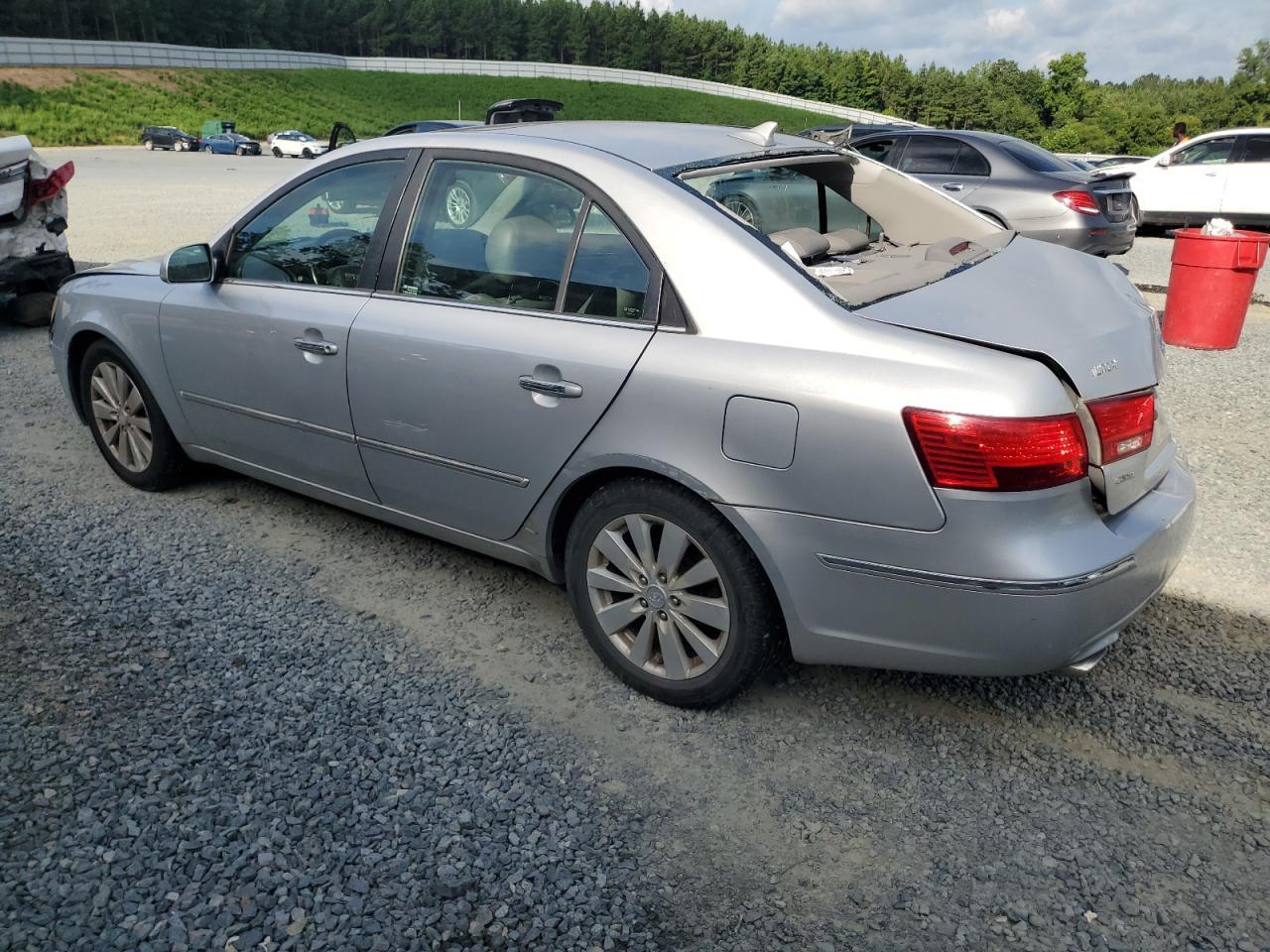 2009 Hyundai Sonata Se - Image 2