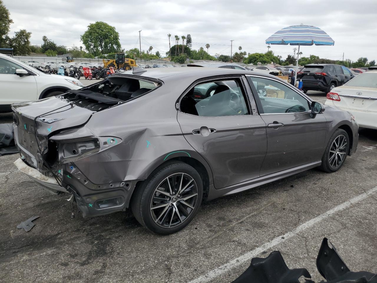 2024 Toyota Camry Se - Фото 3